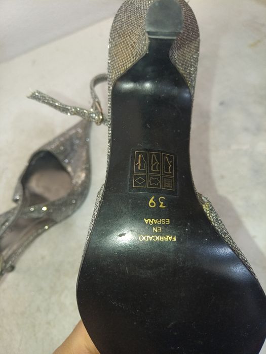 Sapatos novos glória Ortiz n°39 nunca usados