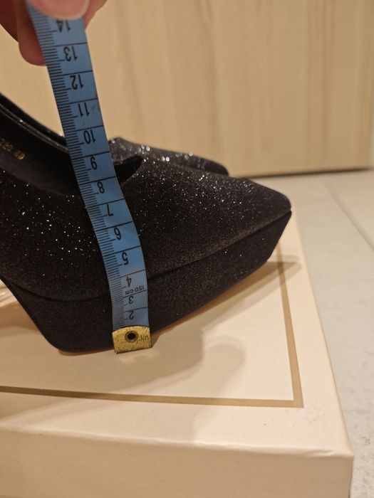 Buty na obcasie czarne