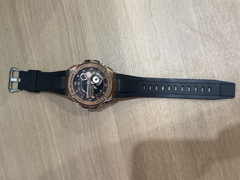 Zegarek g-schock gst-210b