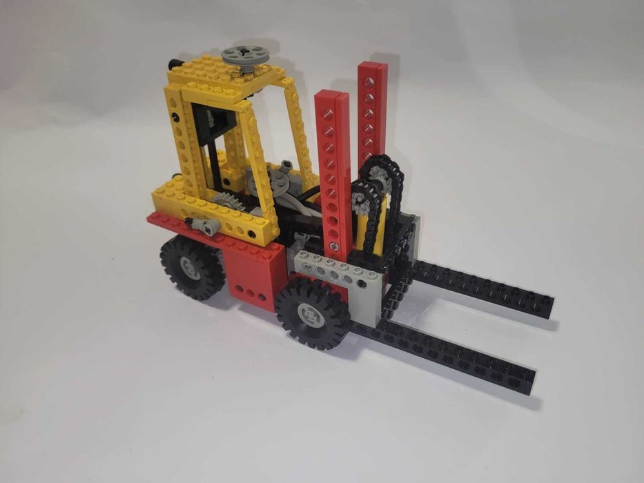 Lego Technic Pneumatic Fork-Lift Truck/Wózek widłowy 8843
