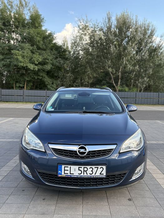 Opel Astra Opel Astra J 1.4 Turbo 140 KM Kombi LPG