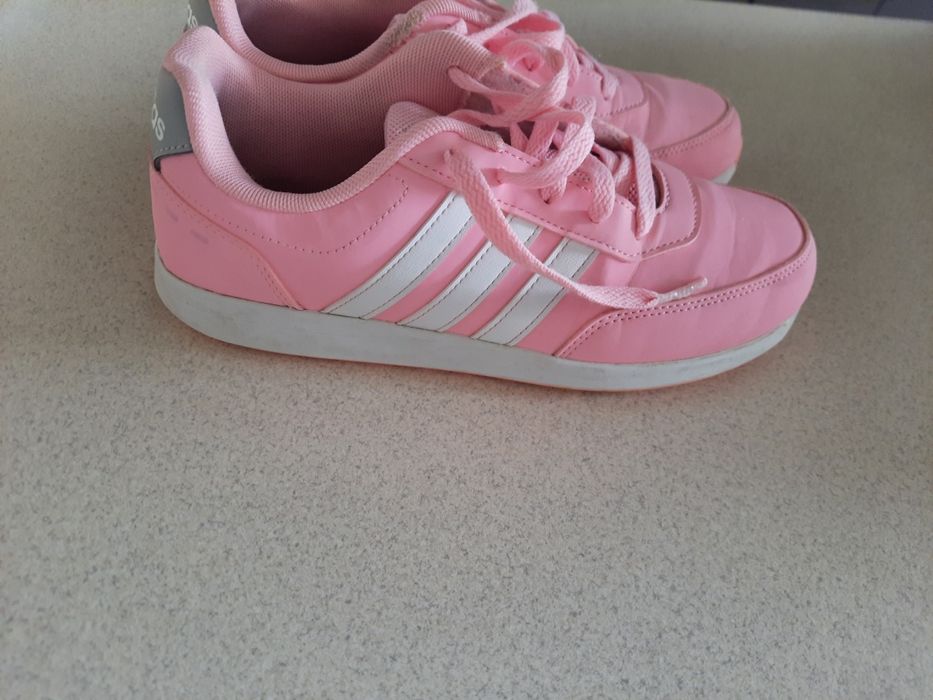 Buty sportowe damskie