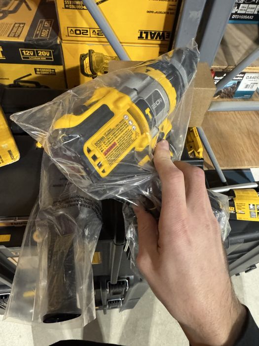 Ударний дриль-шуруповерт Dewalt 20v DCD999