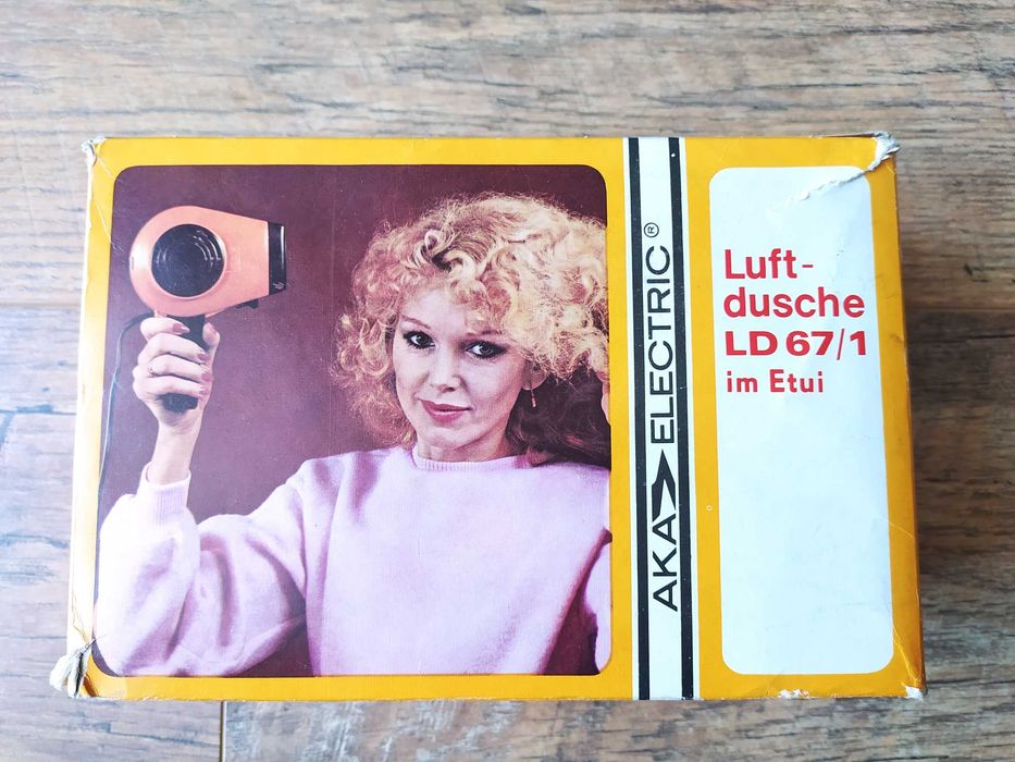 Suszarka składana w etui, firmy AKA ELECTRIC (DDR) z 1995 roku.