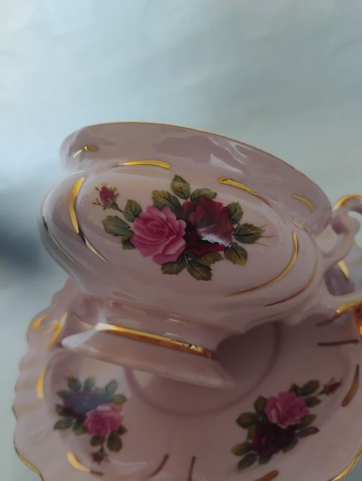 Różowa porcelana