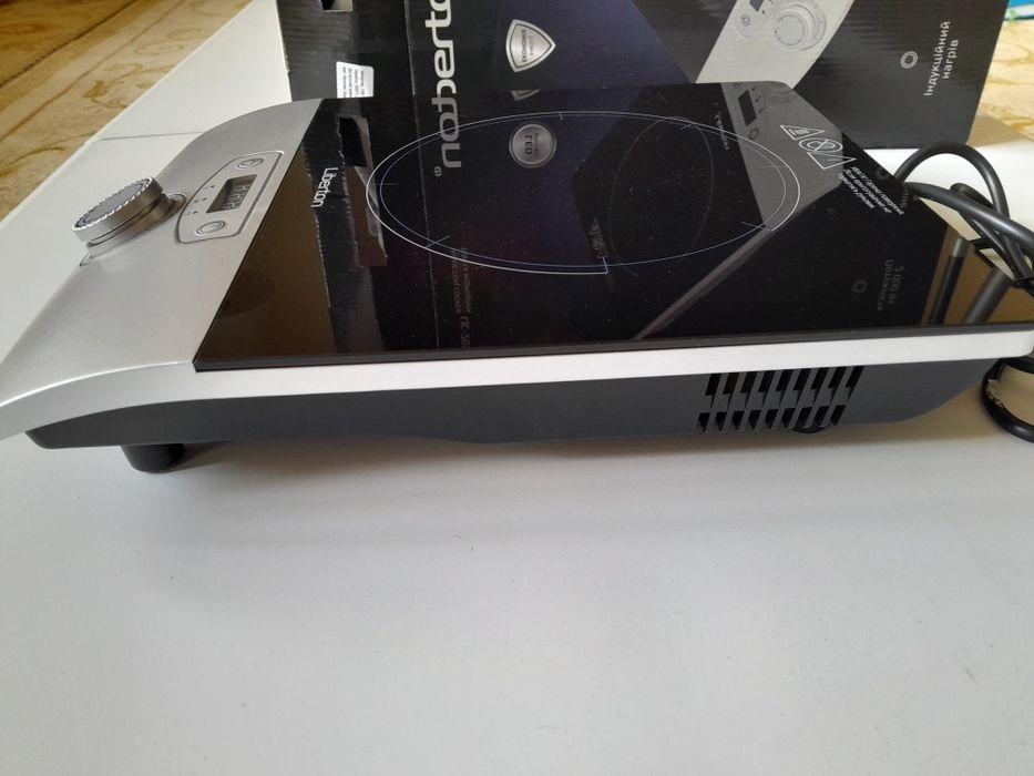 Настольная плита электрическая индукционная LIBERTON LIC-2052