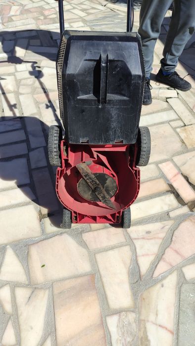 Maquina de corta relva