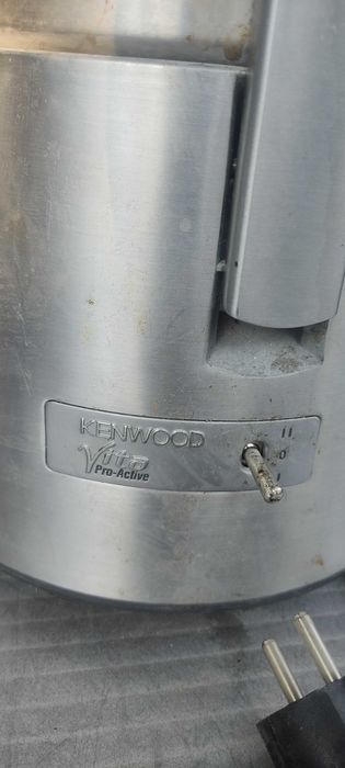 Соковижималка KENWOOD JE 850