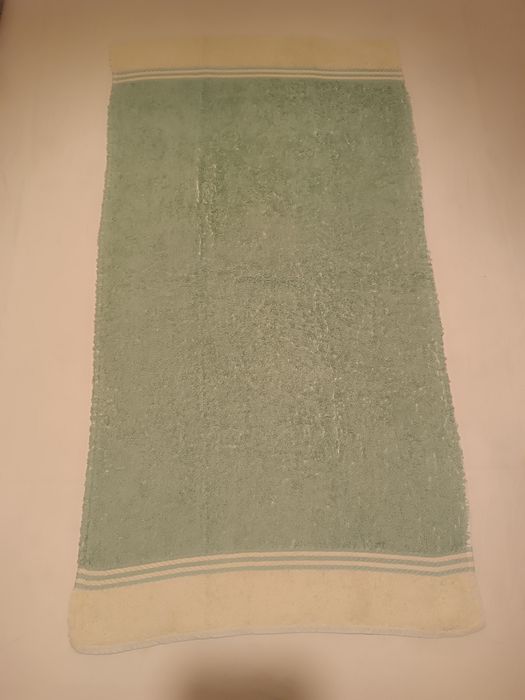 Toalha de Rosto Branca e Verde. 90*47cm
