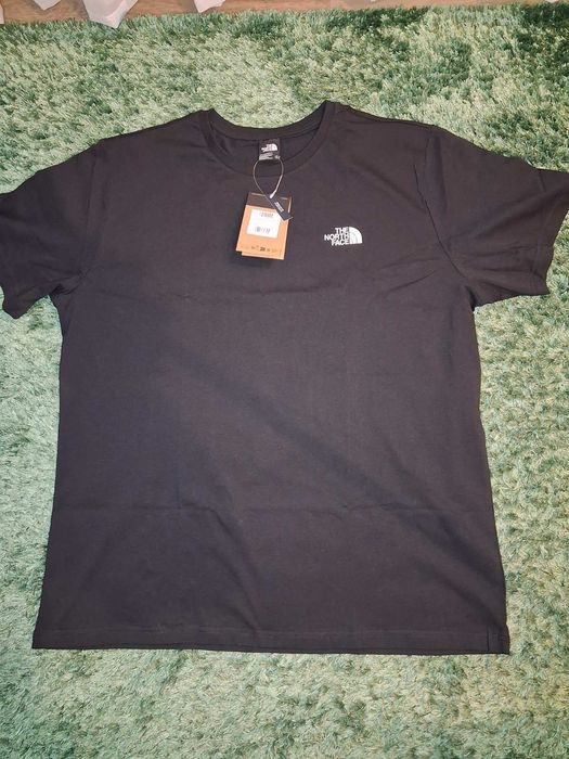 Футболка The north face.