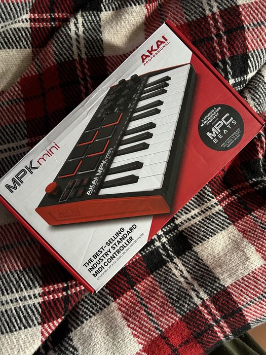 Миди клавиатура Akai MPK mini MK 3