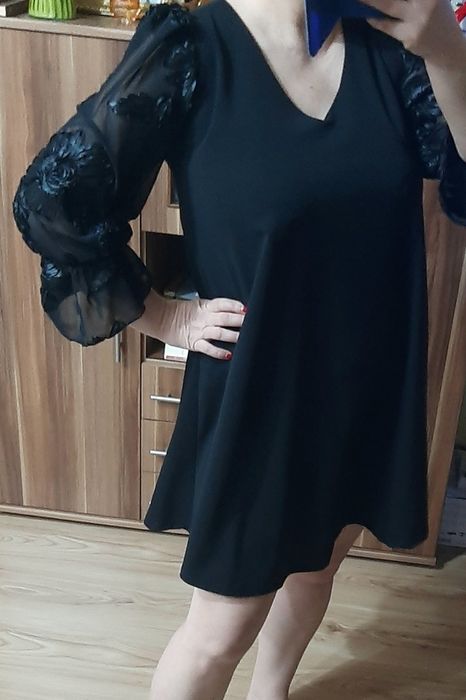 Lamiar sukienka 42 44 mała czarna uniwersalna wyszczuplająca A