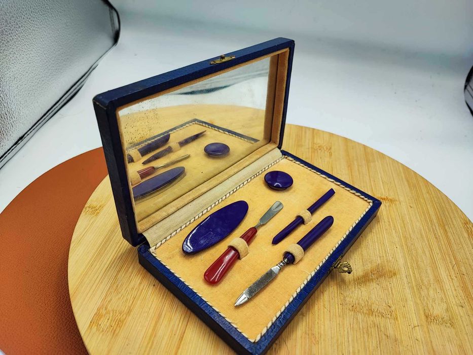 Art deco,zestaw do manicure w pudełku