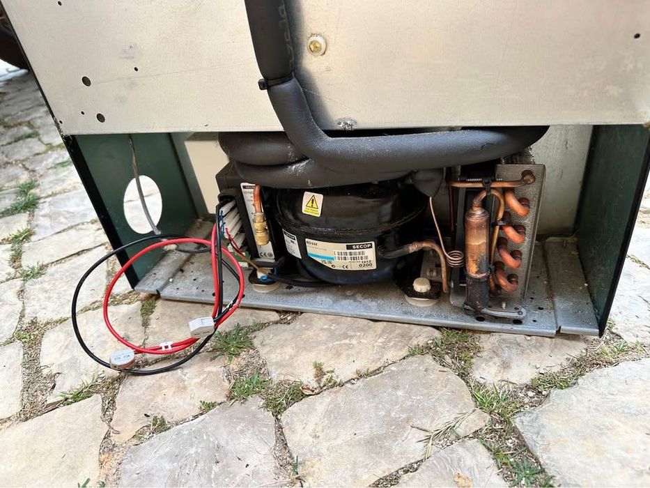 Frigorífico/Congelador Wemo 60l para Autocaravana - Bom estado - Preço negoçavel