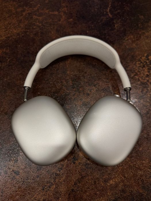 Apple AirPods Max Starlight