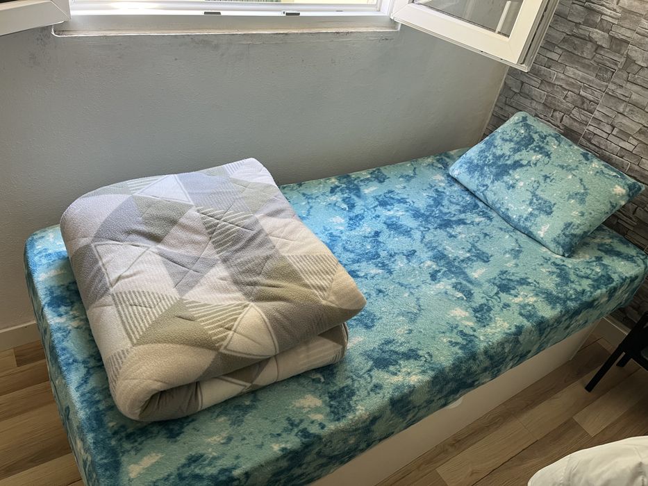 Vendo Cama de Solteiro com Colchão e Baú novos