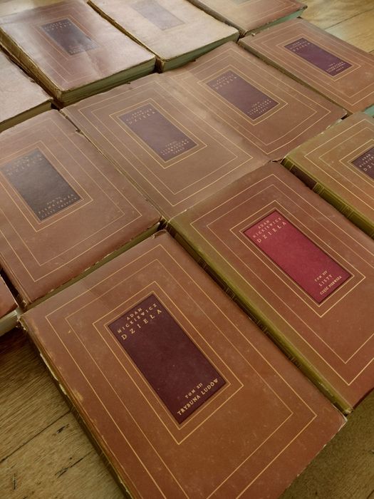 Kolekcja 16 dzieł Adama Mickiewicza 1952 i 1953r
