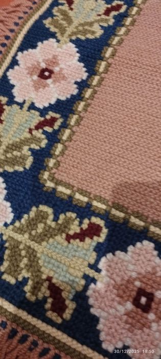 3 Tapetes de arraiolos para quarto