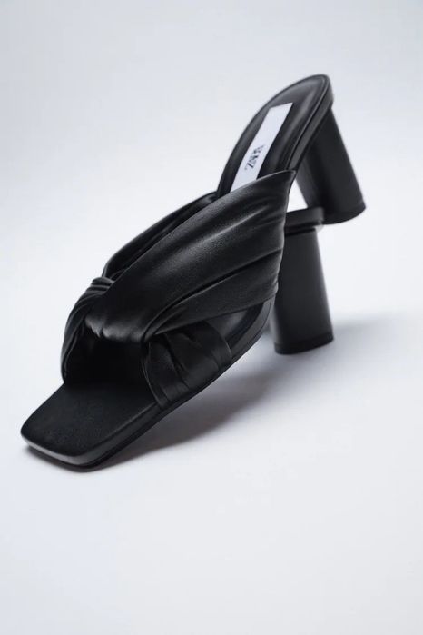 Босоніжки, шльопанці, балетки ZARA