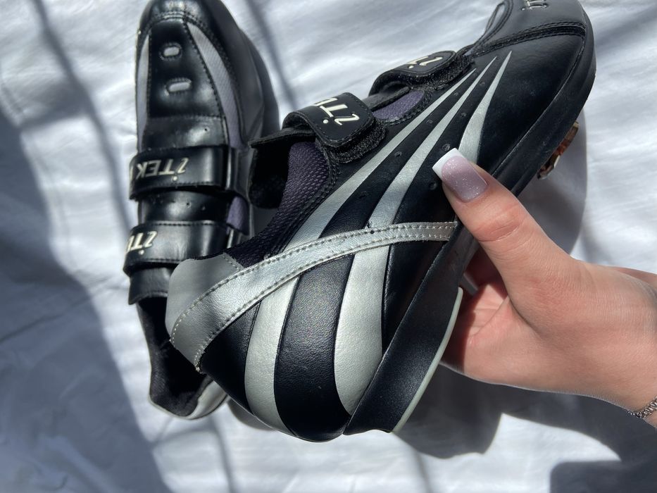 Веловзуття, велокросівки, велотуфлі Itek