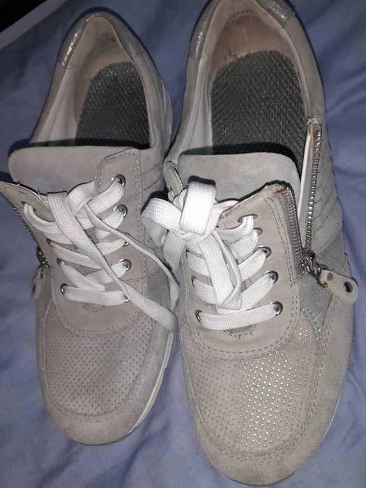 Жіночі  туфлі  великого  розміру