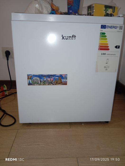 Conjunto de um Forno e, frigobar em óptimo estado