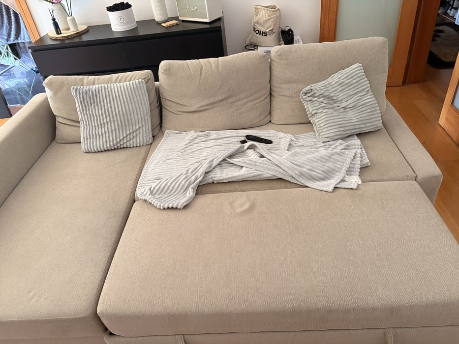 Sofa Friheiten com chaise longue , arrumacao e sofa cama