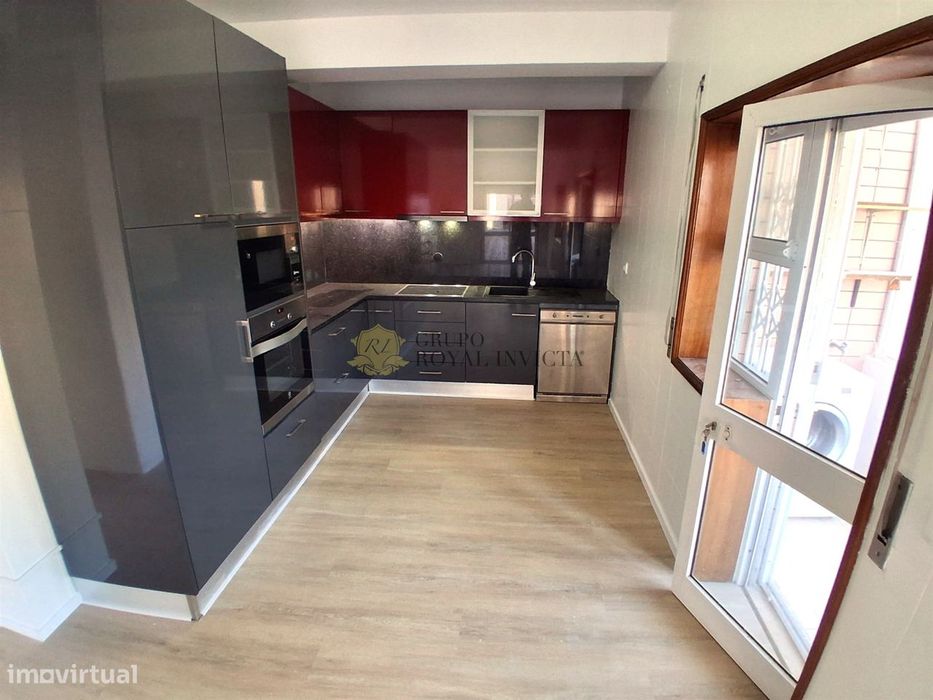 Apartamento T2 Renovado com Garagem e Metro à Porta – Rio Tinto — Baguim do Monte, Porto