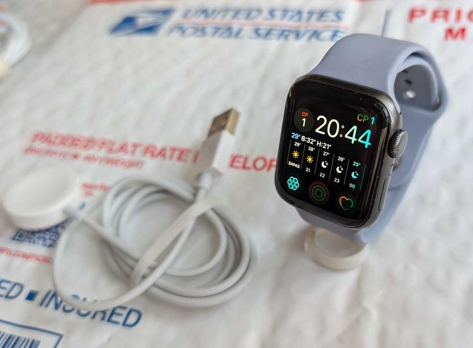 Гарантія магазин Apple Watch 5 40 батарея 85% рідна space gray уцінка вицвітання