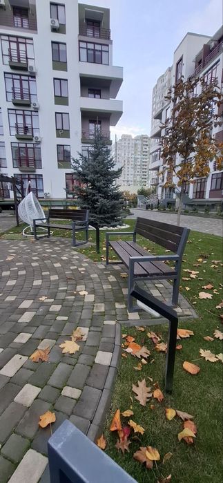 Сдам длительно студию с ремонто и мебелью