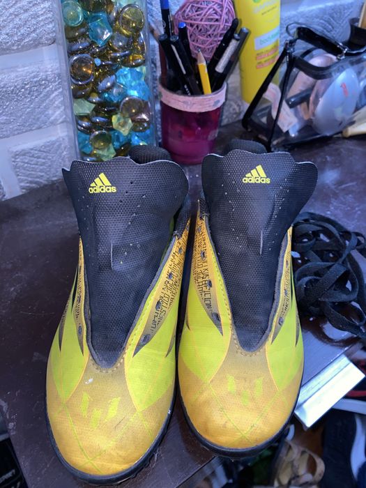 Chuteiras de Futbol Adidas,Tamanho 35