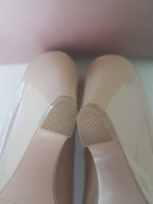 Buty na koturnie, 35 roz.