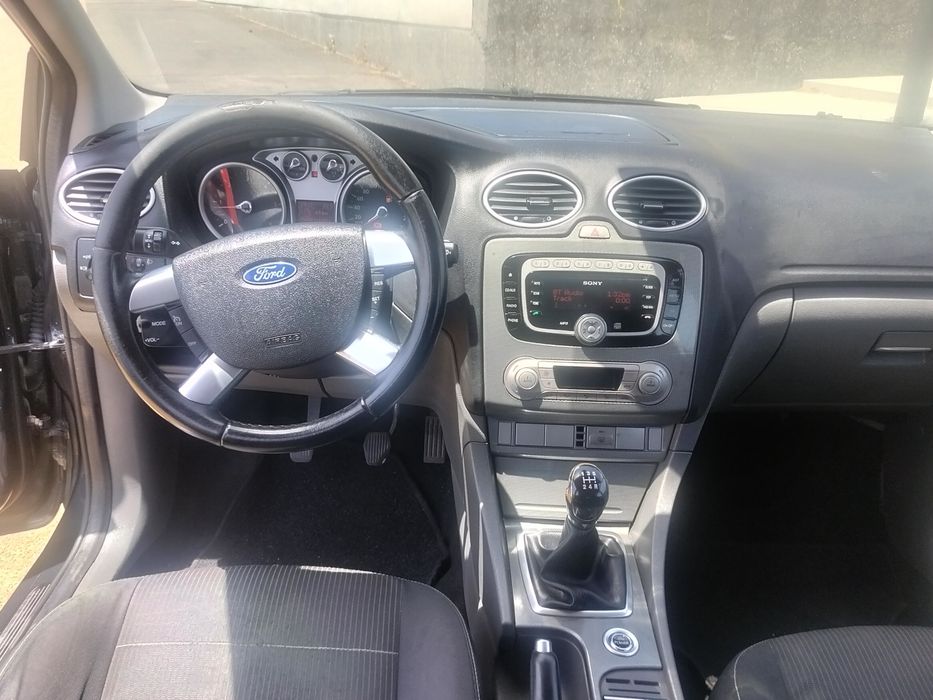 Ford focus Titanium 2010516570437921679365