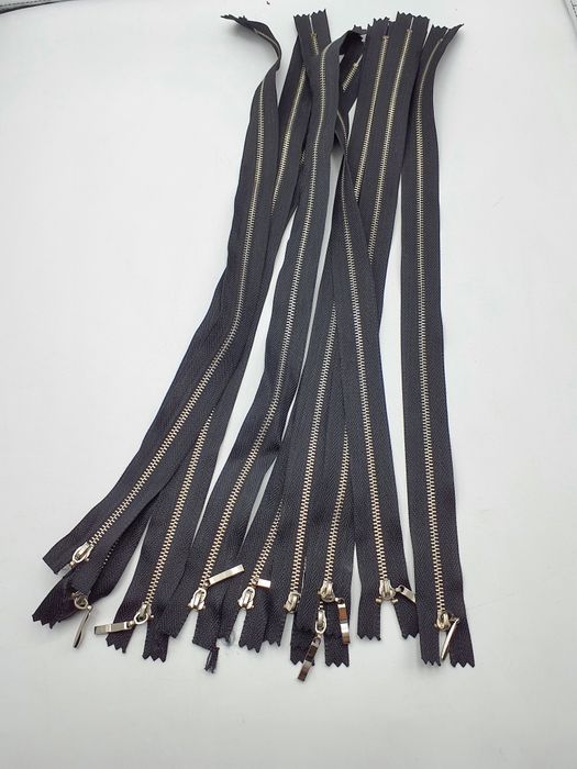 Zamek suwak metal zestaw 10 szt.-45 cm.ze srebrnym.Promocja