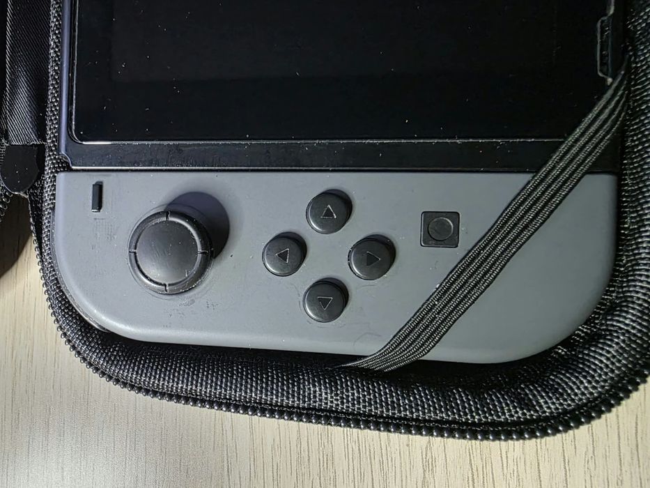 : Pack Nintendo Switch Cinzenta + Jogo Animal Crossing + Acessórios Extra