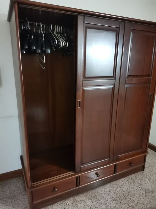 Guarda fatos 3 portas correr