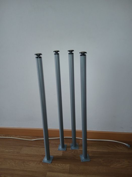 4 Pés regulaveis cinzentos