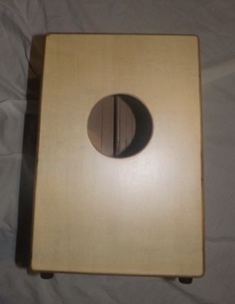 Cajon de criança em madeira