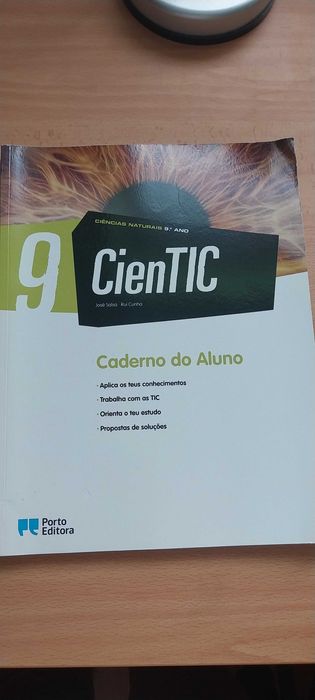 Vários livros de exercícios do 9º ano
