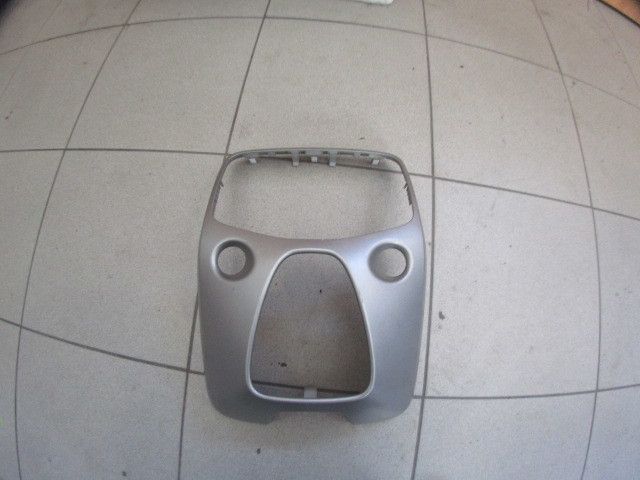 Moldura da consola central / rádio / aro PEUGEOT 108