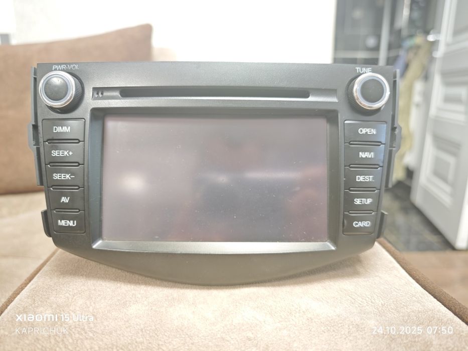 Штатна магнітолу для Toyota RAV4 2011