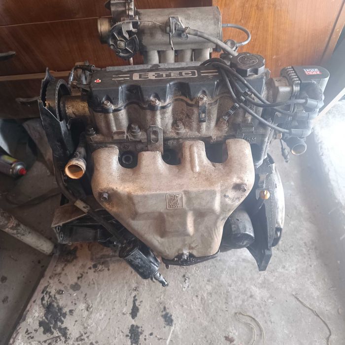 Двигун заз ланус і деякі деталі по ходовій частині