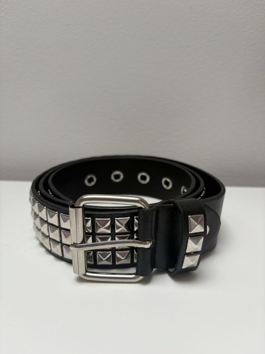 Czarny pasek z ćwiekami