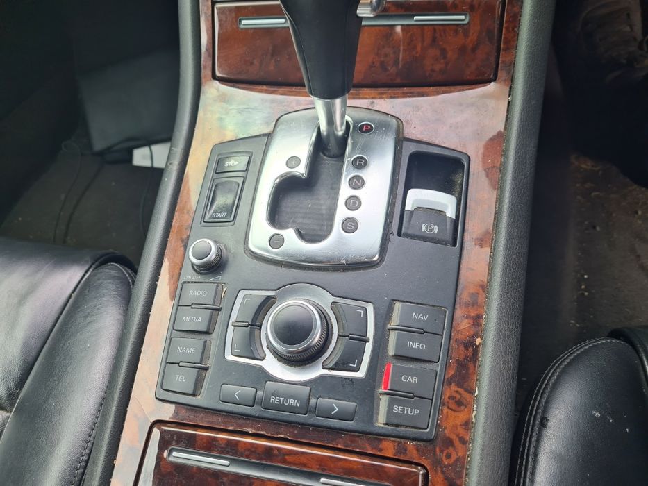 PANEL MMI sterowania radia nawigacji przyciski radio konsola AUDI A8 D3 lift 2007r