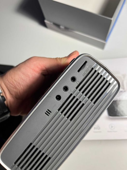 Міні проєктор Philips