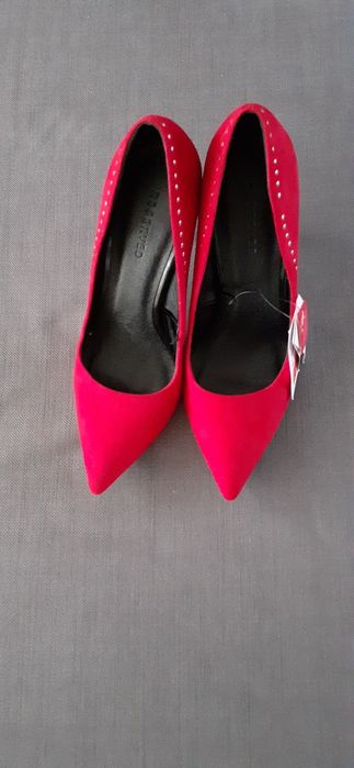 Buty damskie szpileczki firmy Reserved rozmiar 38