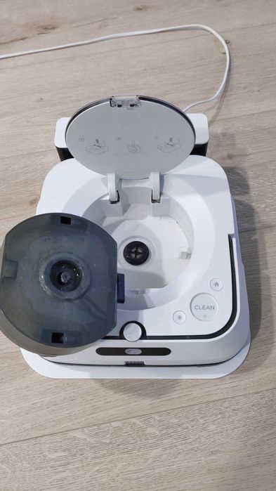 Полотер iRobot Braava Jet m6