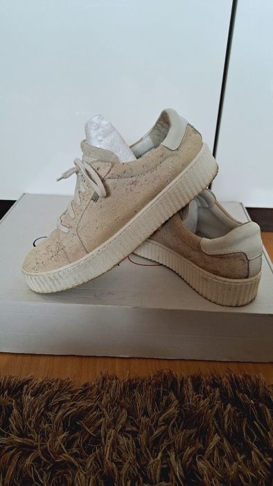Buty r 40 Nessi beżowe