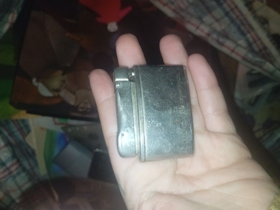 Isqueiro antigo não sei se funciona sem gás