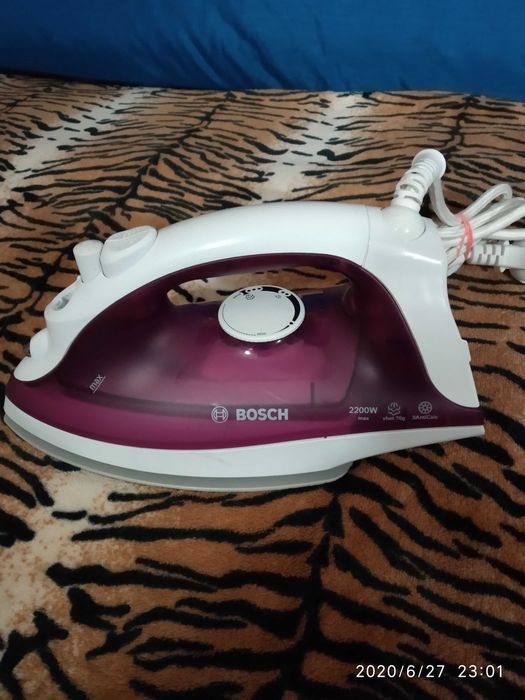 продам утюг Bosch (бордо)  ( все функции  рабочие) Цена снижена